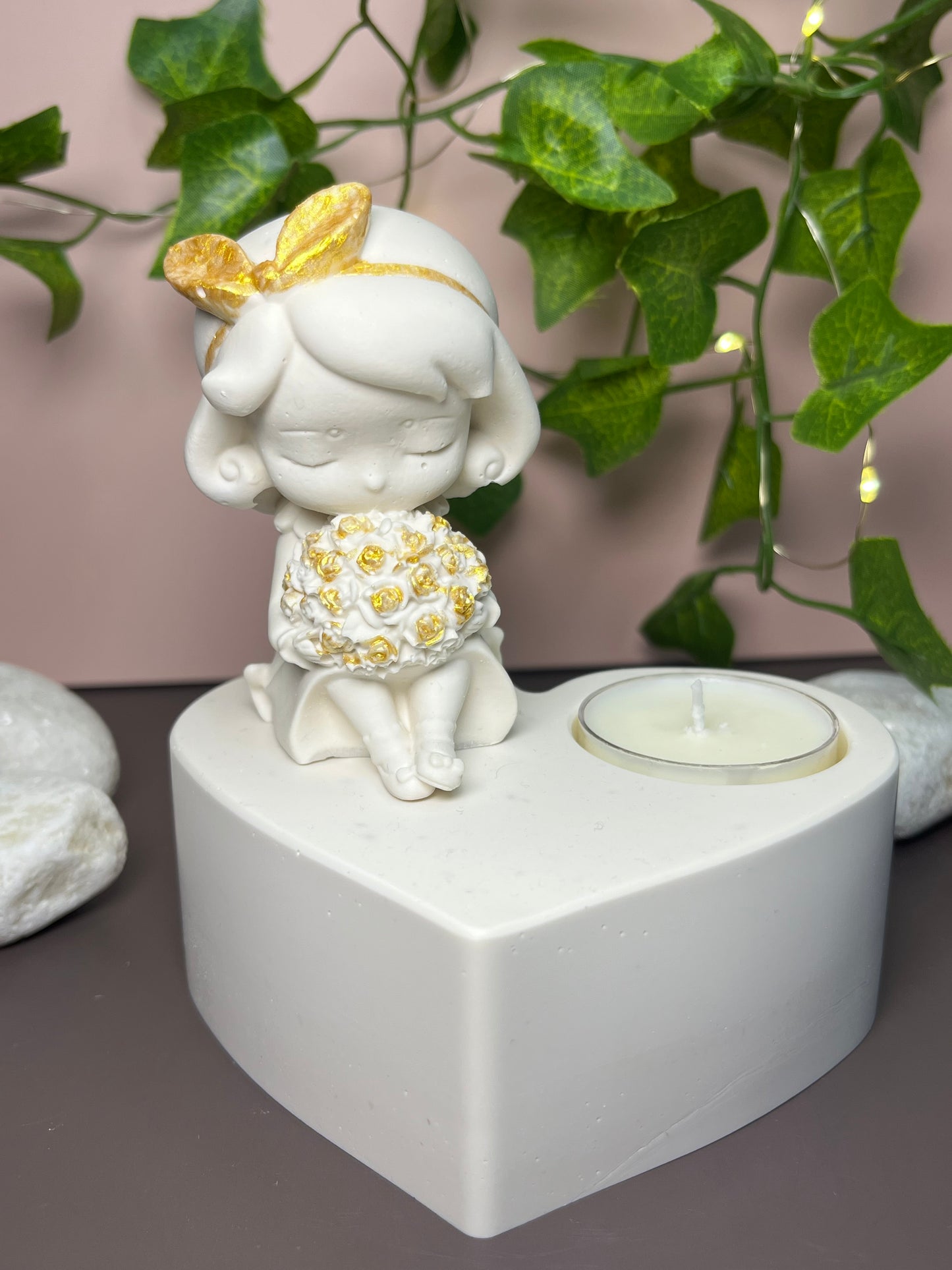 🕯️ Porta Vela “Sweet Love” – Eco Resin 💛👧🏼